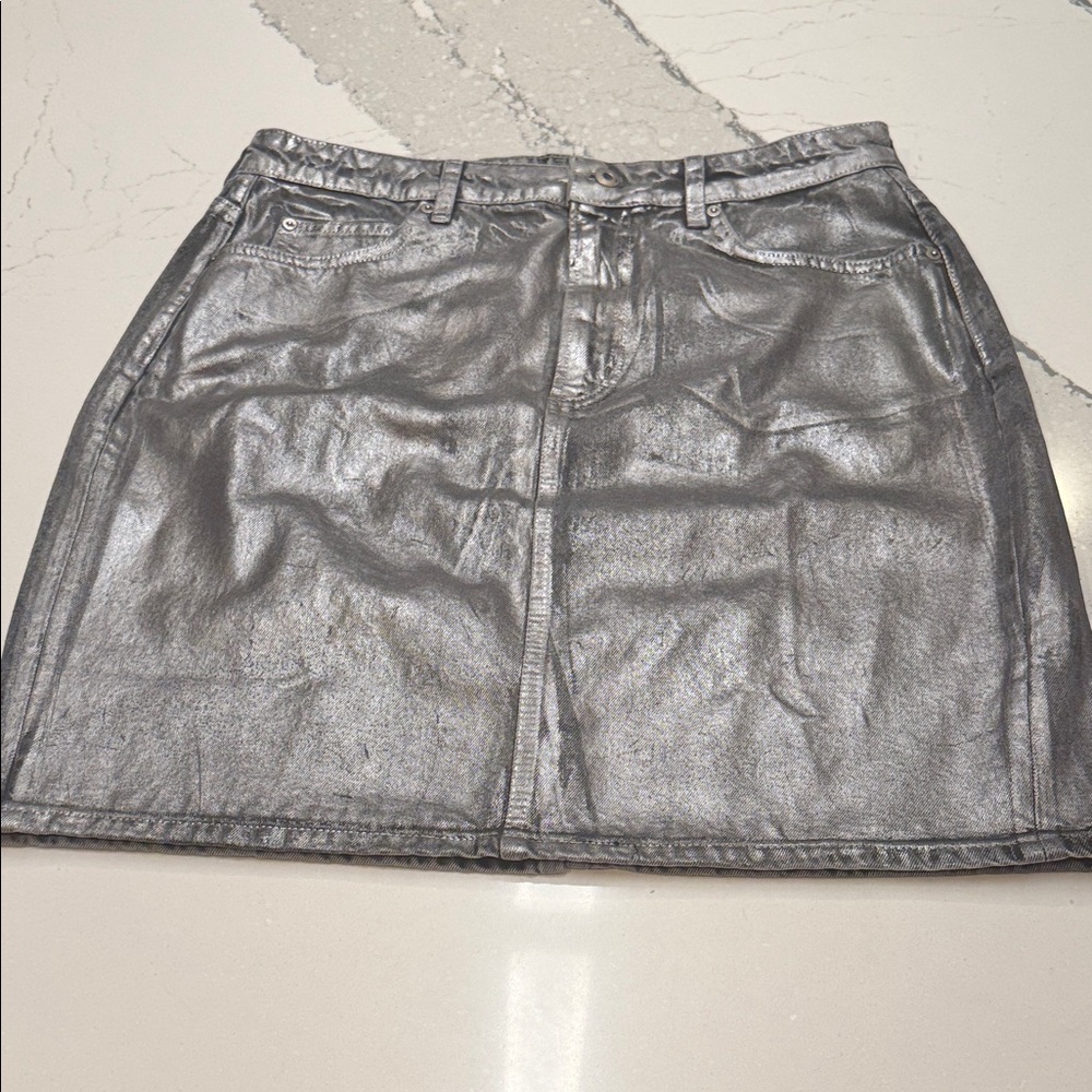 Pilcro Shimmering Silver Mini Skirt Lots of Depth in Color Never Worn Sz14